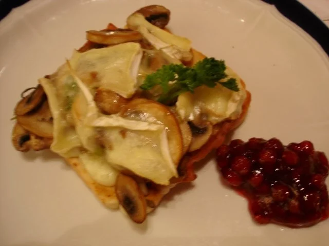 Rezept: Überbackener Leberkäse-Toast Überbackener Leberkäse-Toast - Rezept