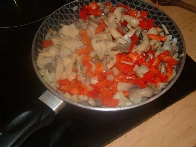 Rezept: Überbackene Gyrospfanne in Weinbrandsauce Bild Nr. 4 Überbackene Gyrospfanne in Weinbrandsauce - Rezept - Bild Nr. 4