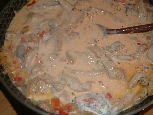 Rezept: Überbackene Gyrospfanne in Weinbrandsauce Bild Nr. 6 Überbackene Gyrospfanne in Weinbrandsauce - Rezept - Bild Nr. 6