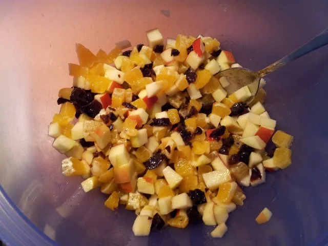 Möhrenrohkost mit Orangen, getrockneten Pflaumen und Äpfeln - Rezept - Bild Nr. 5