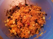 Möhrenrohkost mit Orangen, getrockneten Pflaumen und Äpfeln - Rezept