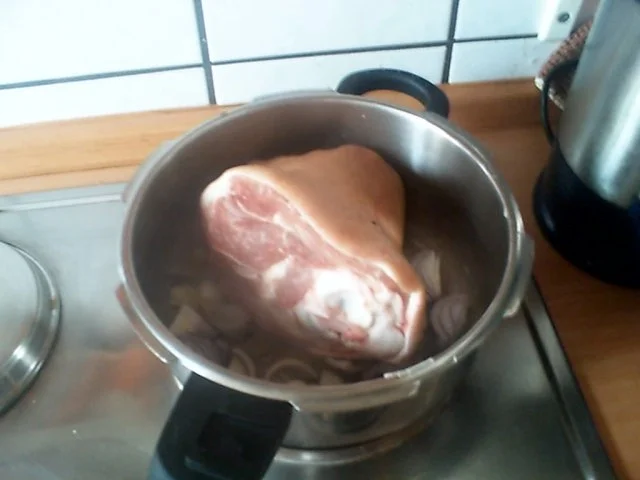 Eisbein (Haxe) aus dem Backofen - Rezept - Bild Nr. 3