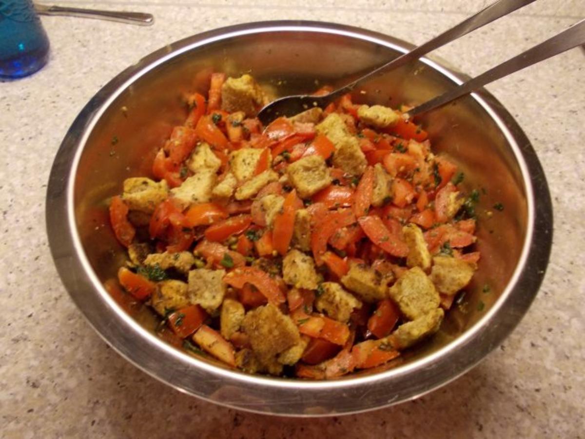 Brotsalat mit Tomaten und Kapern - Rezept - Bild Nr. 6