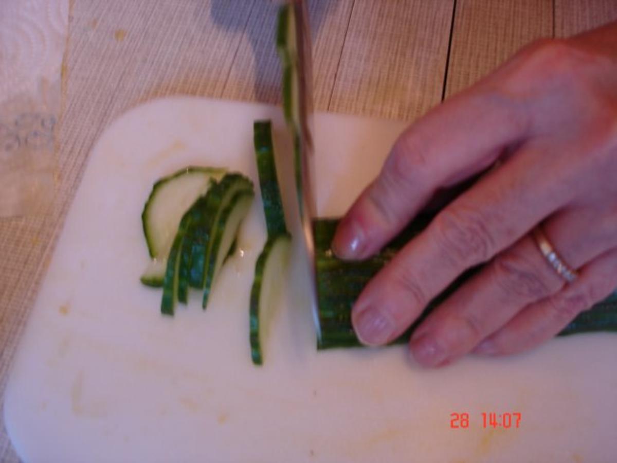 Gurkensalat süss-sauer - Rezept - Bild Nr. 4