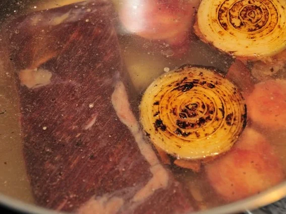 Adventskalender 10. Tag: Weidochsensuppe mit Brätstrudel - Rezept - Bild Nr. 4