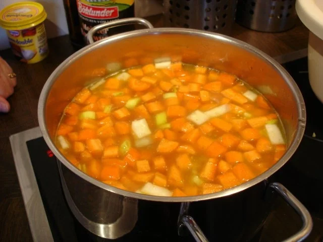 Rezept: Kartoffelsuppe à la Papa Bild Nr. 7 Kartoffelsuppe à la Papa - Rezept - Bild Nr. 7