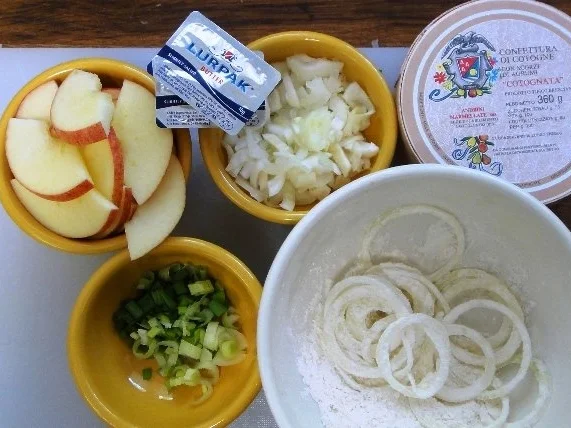 Hühnerleber mit Apfel-Quitte-Spalten und Fenchel-Kartoffelpürrée - Rezept - Bild Nr. 5