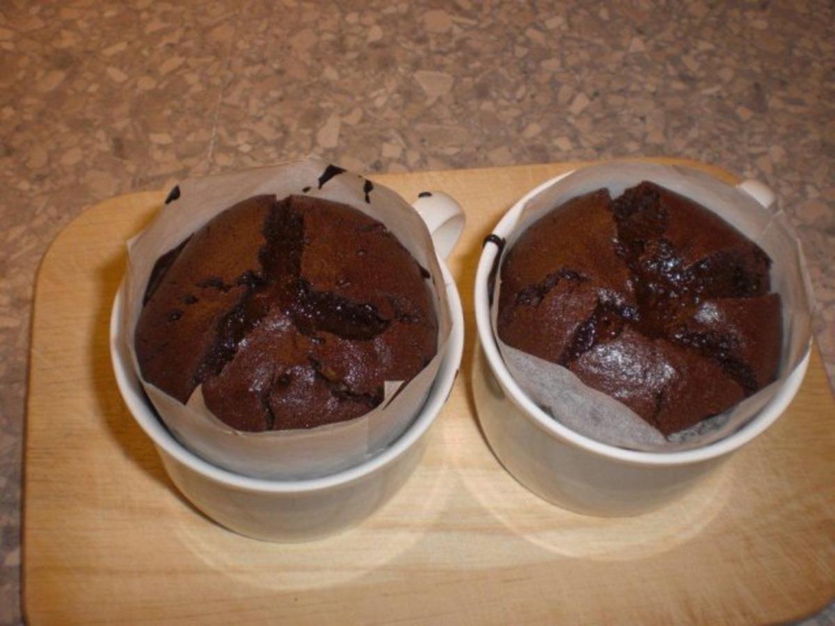 Schokoladensoufflee mit Schokolade und Eigelb - Rezept mit Bild ...