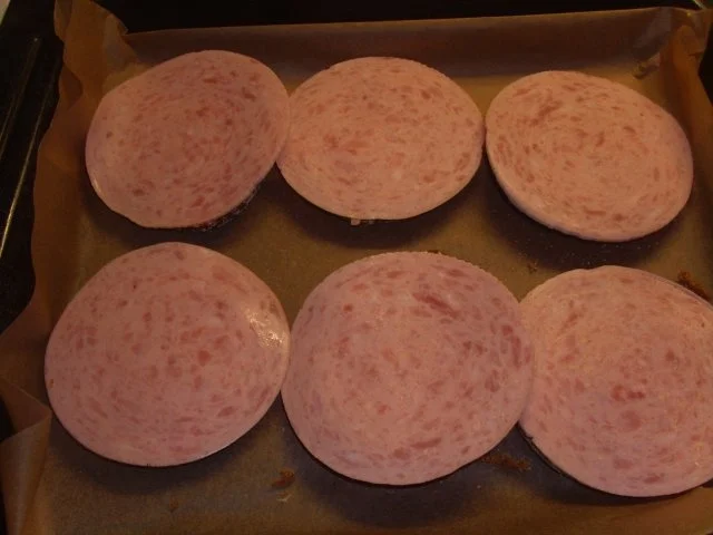 Rezept: Vollkornbrötchen mit Räucherkäse überbacken Bild Nr. 4 Vollkornbrötchen mit Räucherkäse überbacken - Rezept - Bild Nr. 4