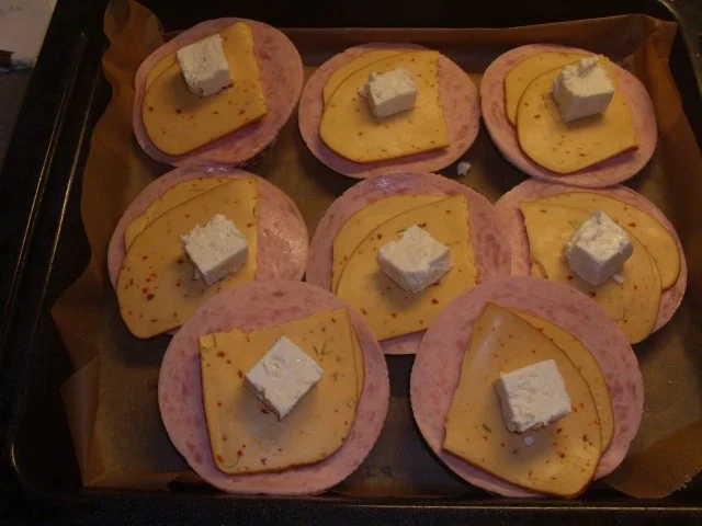 Rezept: Vollkornbrötchen mit Räucherkäse überbacken Bild Nr. 6 Vollkornbrötchen mit Räucherkäse überbacken - Rezept - Bild Nr. 6