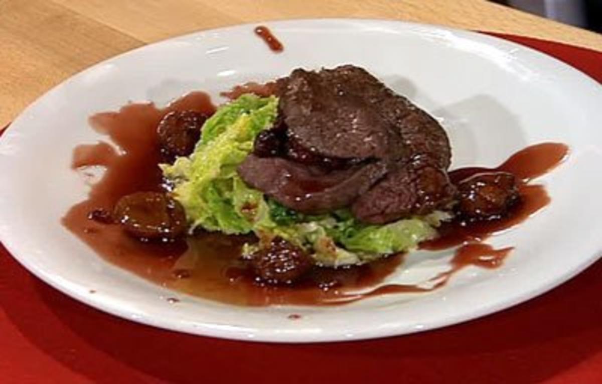 Gef Lltes Rinderfilet Mit Rahmwirsing Und Portwein Maronen Butter Frauen Rezept Kochbar De