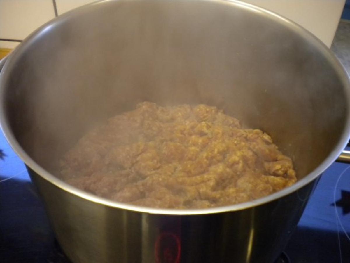 Möhreneintopf mit Kartoffeln und Bratwurstbrät - einfach - 85 kcal/100g Möhreneintopf mit Kartoffeln und Bratwurstbrät - einfach - 85 kcal/100g