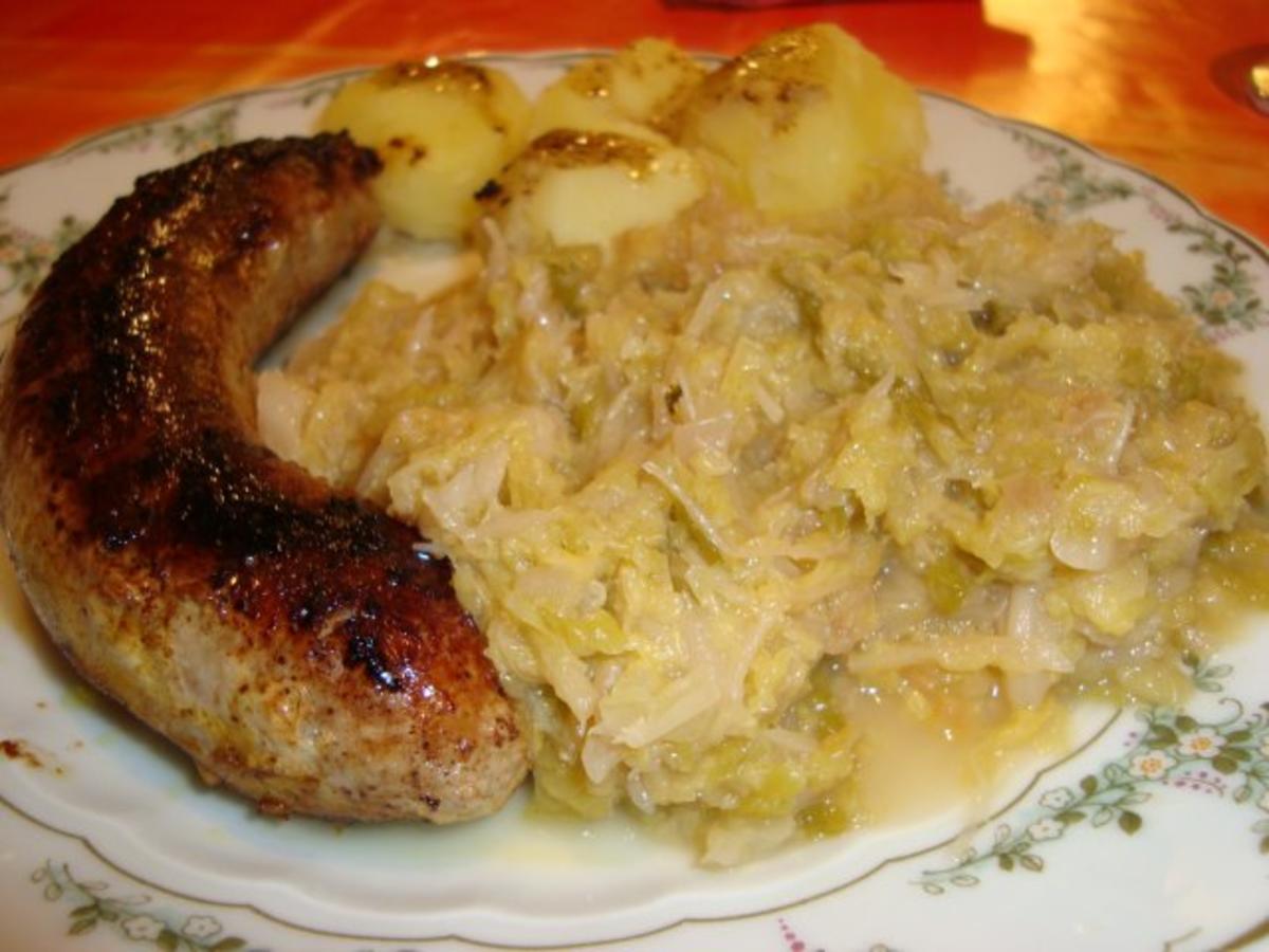 Wirsing Hausmannskost mit Kartoffeln und Bratwurst - Rezept mit Bild ...