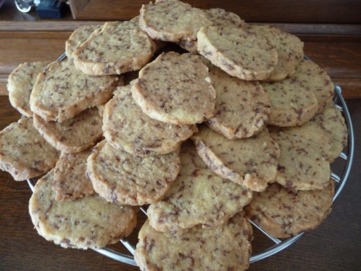 Plätzchen : Sandplätzchen mit Schokoraspeln - Rezept - kochbar.de