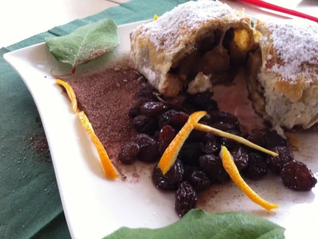 Rezept: Bratapfel im Mäntelchen.. mit Rotweinrosinen und Schoko –Zimt-Zucker Bild Nr. 2 Bratapfel im Mäntelchen.. mit Rotweinrosinen und Schoko –Zimt-Zucker - Rezept - Bild Nr. 2