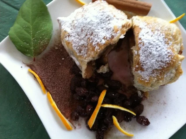 Rezept: Bratapfel im Mäntelchen.. mit Rotweinrosinen und Schoko –Zimt-Zucker Bild Nr. 6 Bratapfel im Mäntelchen.. mit Rotweinrosinen und Schoko –Zimt-Zucker - Rezept - Bild Nr. 6
