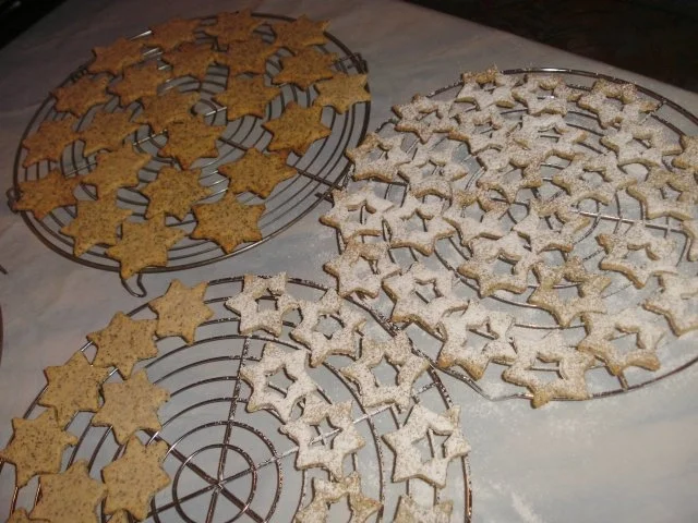 Rezept: Mohn-Pflaumen-Sterne Bild Nr. 2 Mohn-Pflaumen-Sterne - Rezept - Bild Nr. 2