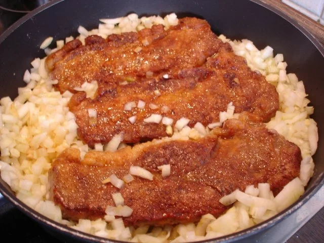 Zwiebelrostbraten mit Rotkohl und Semmelknödel und/oder bömischen Knödel - Rezept - Bild Nr. 12