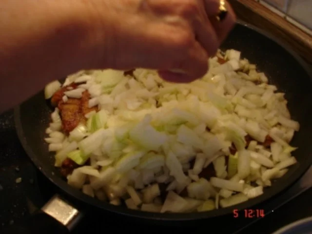 Zwiebelrostbraten mit Rotkohl und Semmelknödel und/oder bömischen Knödel - Rezept - Bild Nr. 13