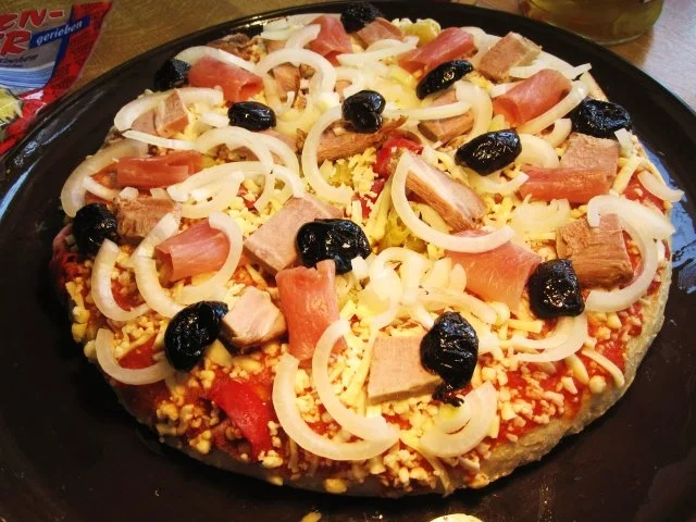 Rezept: Pizza mit allem, was übrig war ... Bild Nr. 5 Pizza mit allem, was übrig war ... - Rezept - Bild Nr. 5