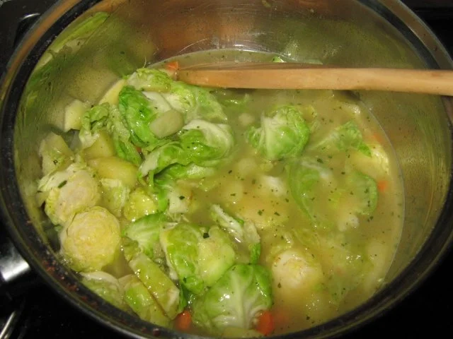 Bunter und fruchtiger Rosenkohlsalat - Rezept - Bild Nr. 2