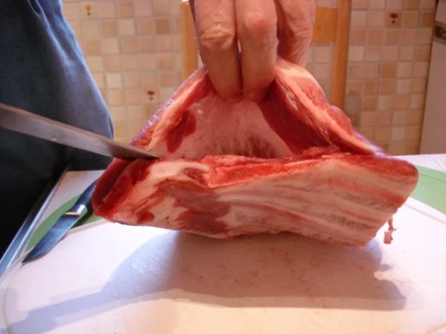 Gefüllte Brustspitze mit Knödel, Gemüse und Sauce - Rezept - Bild Nr. 5