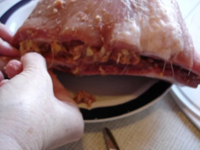 Gefüllte Brustspitze mit Knödel, Gemüse und Sauce - Rezept - Bild Nr. 10