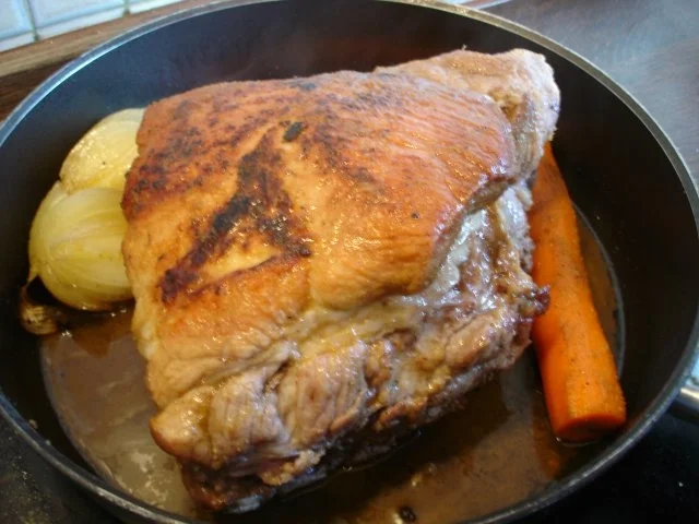 Gefüllte Brustspitze mit Knödel, Gemüse und Sauce - Rezept - Bild Nr. 18