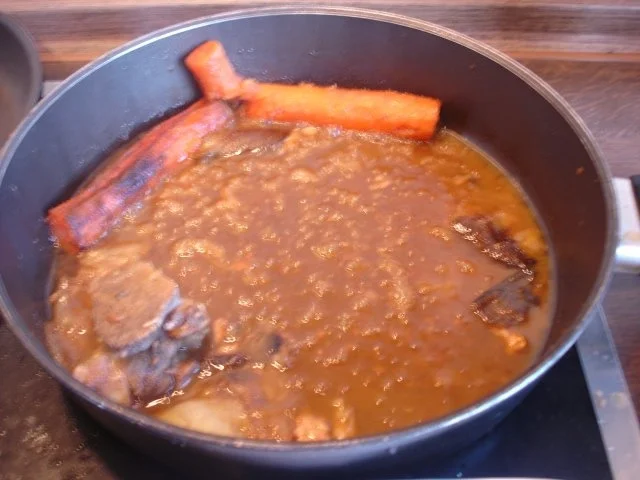 Gefüllte Brustspitze mit Knödel, Gemüse und Sauce - Rezept - Bild Nr. 24