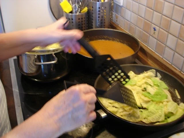 Gefüllte Brustspitze mit Knödel, Gemüse und Sauce - Rezept - Bild Nr. 29