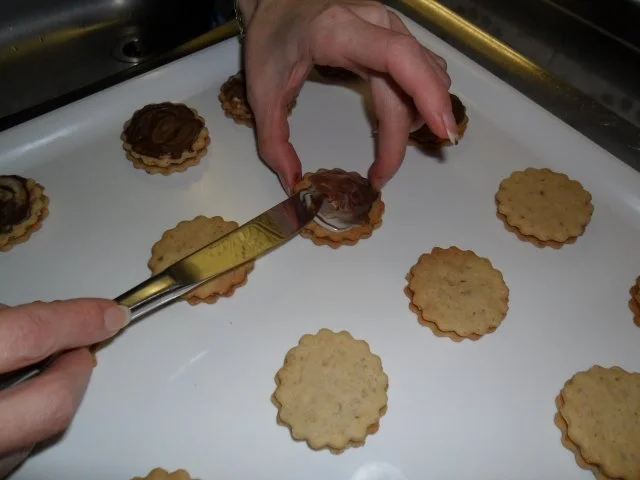 SCHOKO-NUSS-PLÄTZCHEN - Rezept - Bild Nr. 10