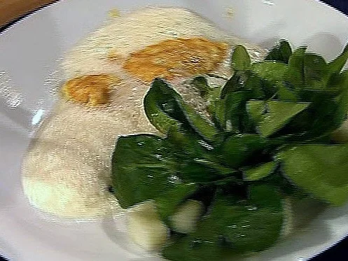 Rezept: Feldsalat mit Forellen-Frikadellen und Melonenvinaigrette (Männer) Feldsalat mit Forellen-Frikadellen und Melonenvinaigrette (Männer) - Rezept