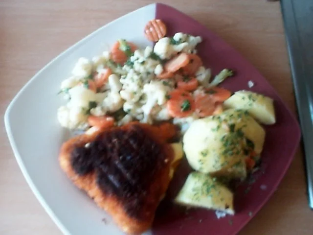 Rezept: Resteessen :Cordon Bleu und Frikadellen mit buntem Gemüse Bild Nr. 7 Resteessen :Cordon Bleu und Frikadellen mit buntem Gemüse - Rezept - Bild Nr. 7