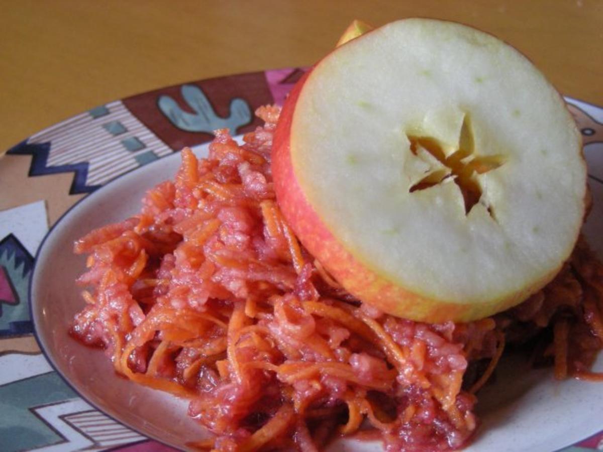 Apfel - Möhren Salat mit Holundersaft Dressing - Rezept - kochbar.de