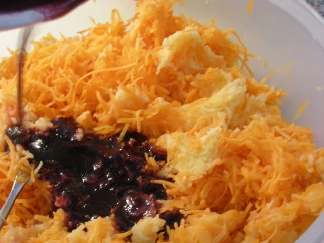 Rezept: Apfel - Möhren Salat mit Holundersaft Dressing Bild Nr. 4 Apfel - Möhren Salat mit Holundersaft Dressing - Rezept - Bild Nr. 4