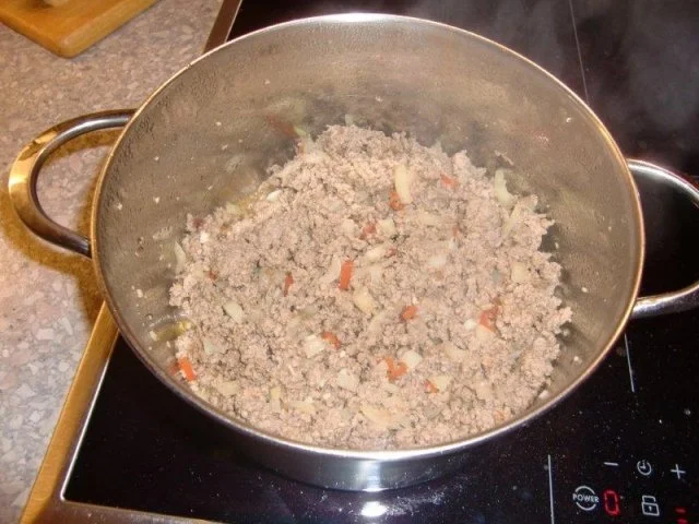 Rezept: Scharfer Rosenkohlauflauf mit Gehacktes Bild Nr. 2 Scharfer Rosenkohlauflauf mit Gehacktes - Rezept - Bild Nr. 2