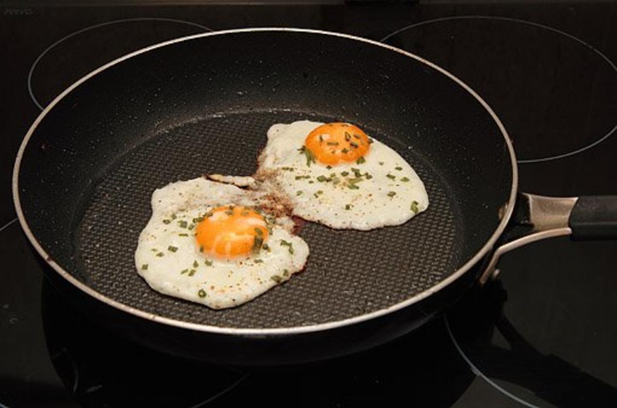 Räucherlachs mit Frischkäse-Senf-Soße - Rezept - kochbar.de