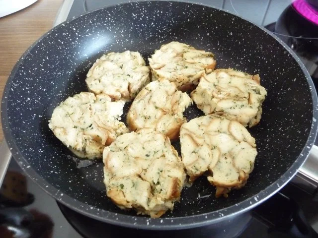 Rezept: Resteverwertung : vom Adventsessen mit gebratenen Laugenknödel Bild Nr. 2 Resteverwertung : vom Adventsessen mit gebratenen Laugenknödel - Rezept - Bild Nr. 2