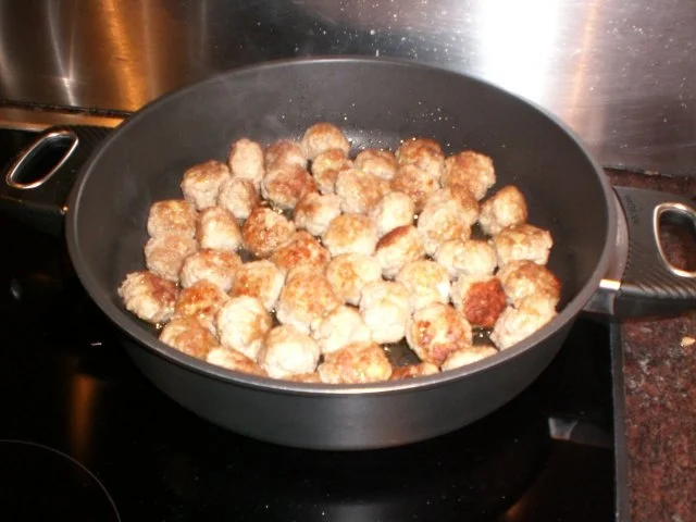 Köttbullar mit Johannisbeersößchen - Rezept - Bild Nr. 3