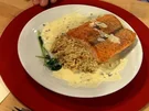 Lachsfilet auf Graupenrisotto mit gerösteten Pinienkernen (Frauen) - Rezept