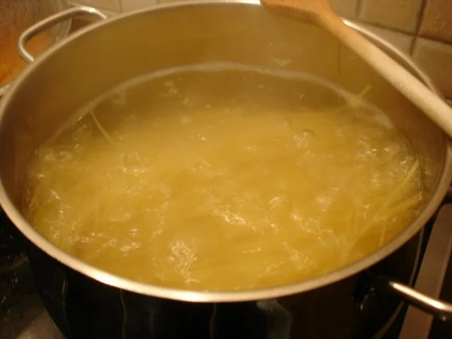 Schnelle Spaghettini-Bolognese mit Romanasalat - Rezept - Bild Nr. 17