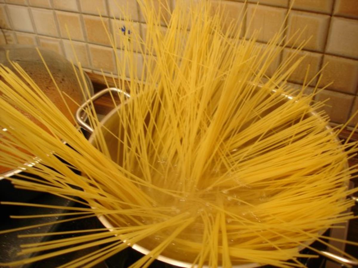 Schnelle Spaghettini-Bolognese mit Romanasalat - Rezept - Bild Nr. 16