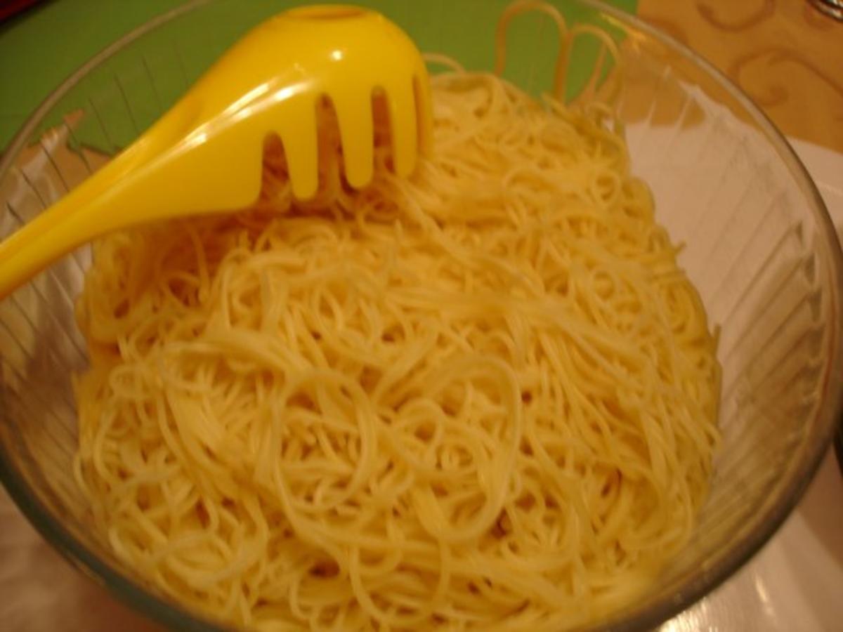 Schnelle Spaghettini-Bolognese mit Romanasalat - Rezept - Bild Nr. 24