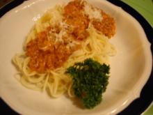 Schnelle Spaghettini-Bolognese mit Romanasalat - Rezept
