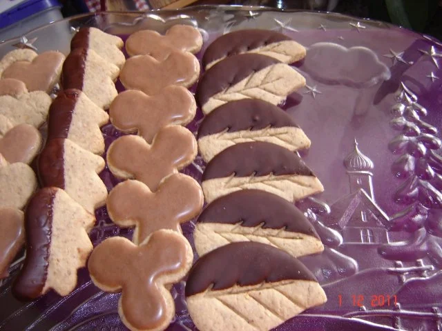 Weihnachtsplätzchen : Haselnuss-Zimtknusperle - Rezept