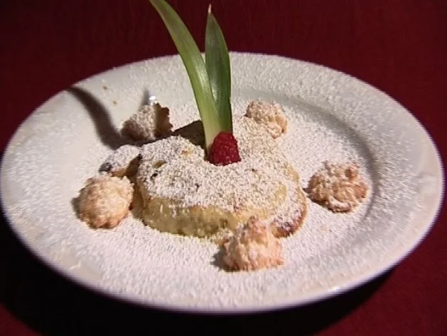 Rezept: Sous-vide gegarte Ananas im Zimt-Quark-Mantel gratiniert (Joey Kelly) Sous-vide gegarte Ananas im Zimt-Quark-Mantel gratiniert (Joey Kelly) - Rezept