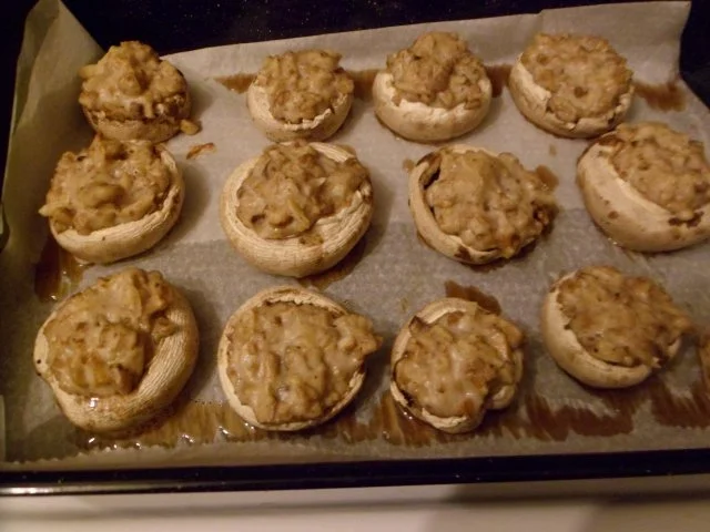 Gefüllte Champignons mit Bechamel und Nüssen - Rezept - Bild Nr. 12