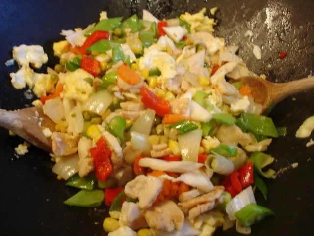 Chinesischer Bratreis mit Ei, Hühnerfleisch und Gemüse - Rezept - Bild Nr. 13