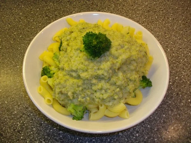 Rezept: raffinierte Brokkoli-Soße mit Sardellen raffinierte Brokkoli-Soße mit Sardellen - Rezept