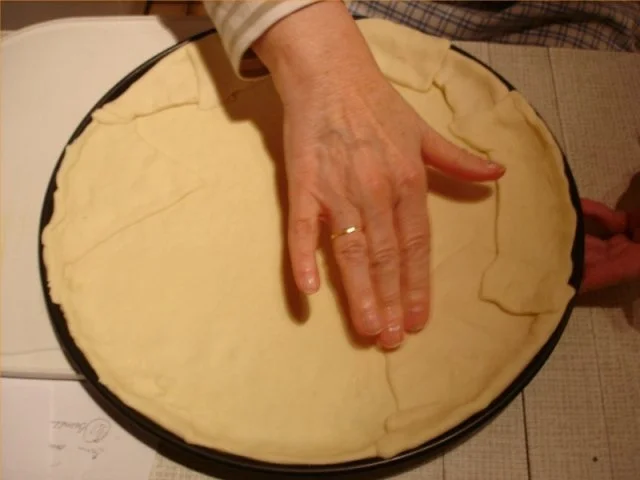 Rezept: Mett-Zwiebel-Champignon-Pizza Bild Nr. 12 Mett-Zwiebel-Champignon-Pizza - Rezept - Bild Nr. 12